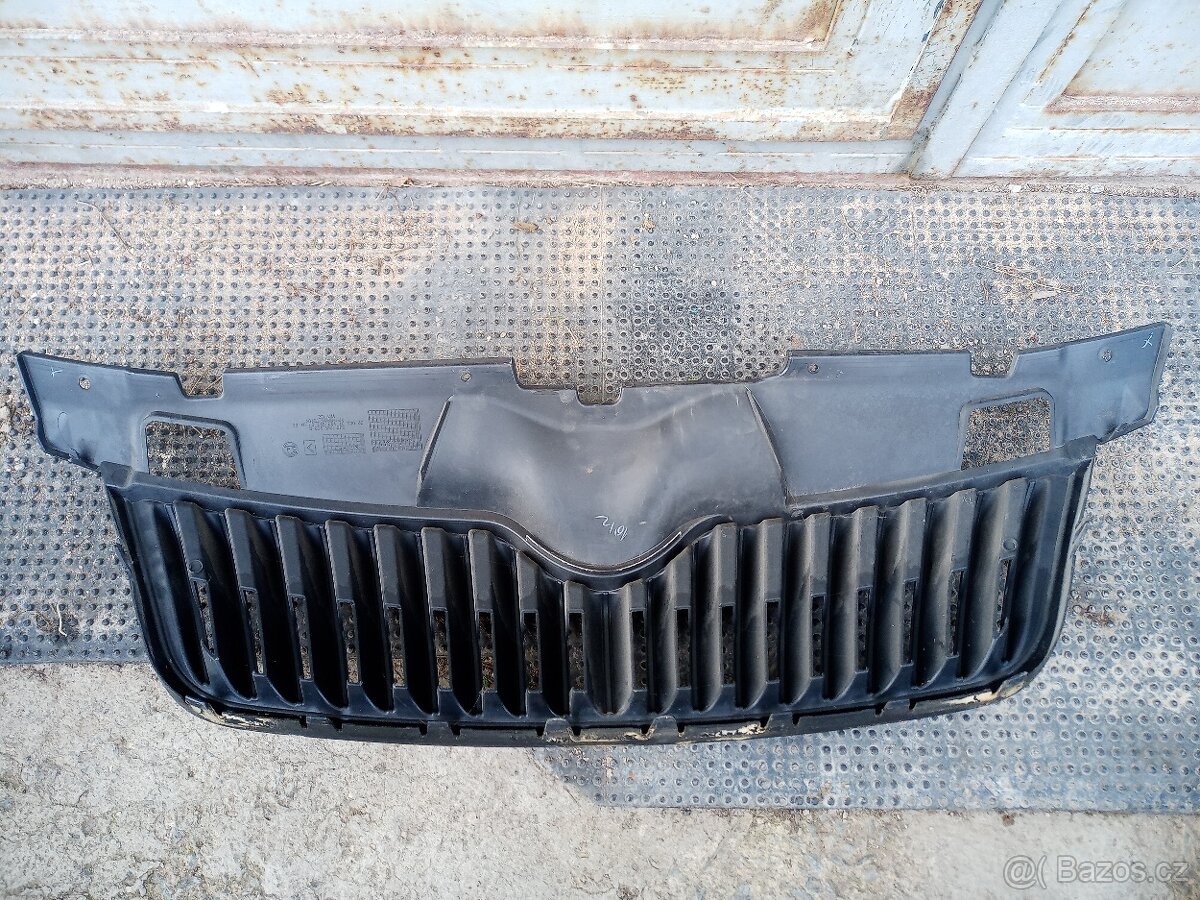 ŠKODA FABIA II - LEVÉ PŘEDNÍ SVĚTLO + MŘÍŽKA - 2