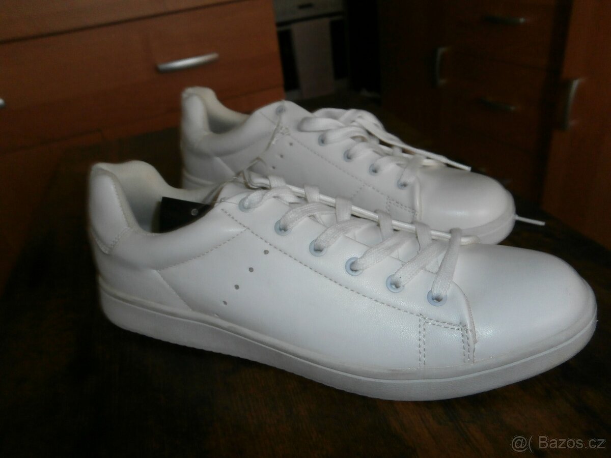 TENISKY vel 41 / 7 / . - 2