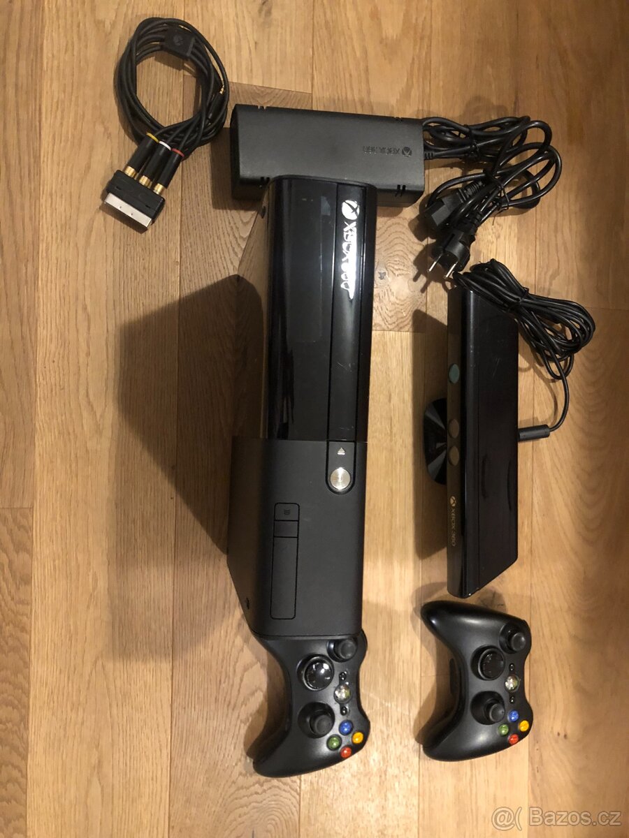 XBOX 360, 4 GB, KINECT + 7 HER - 2