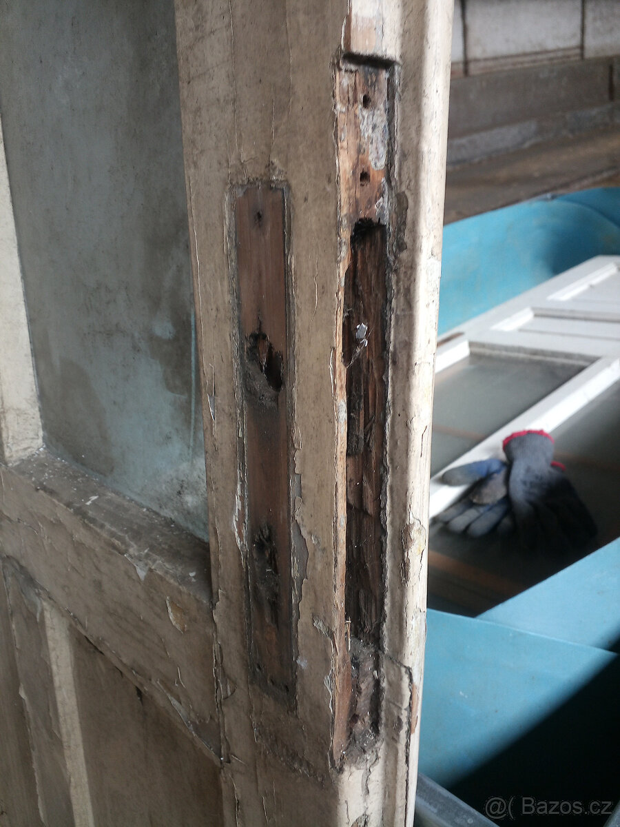 STARÉ MASIVNÍ DVEŘE - 2