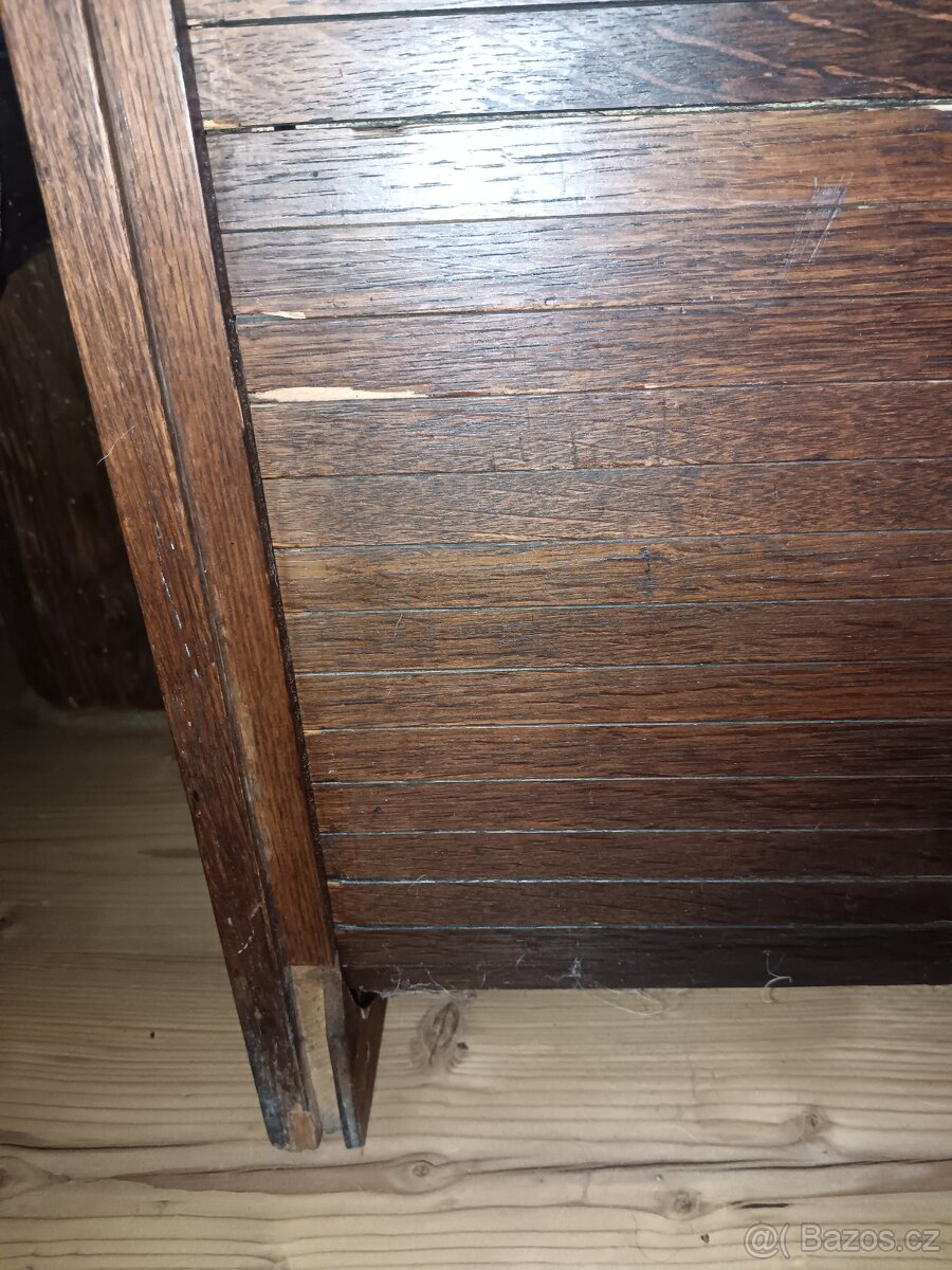 Stará roletová skříň - 2