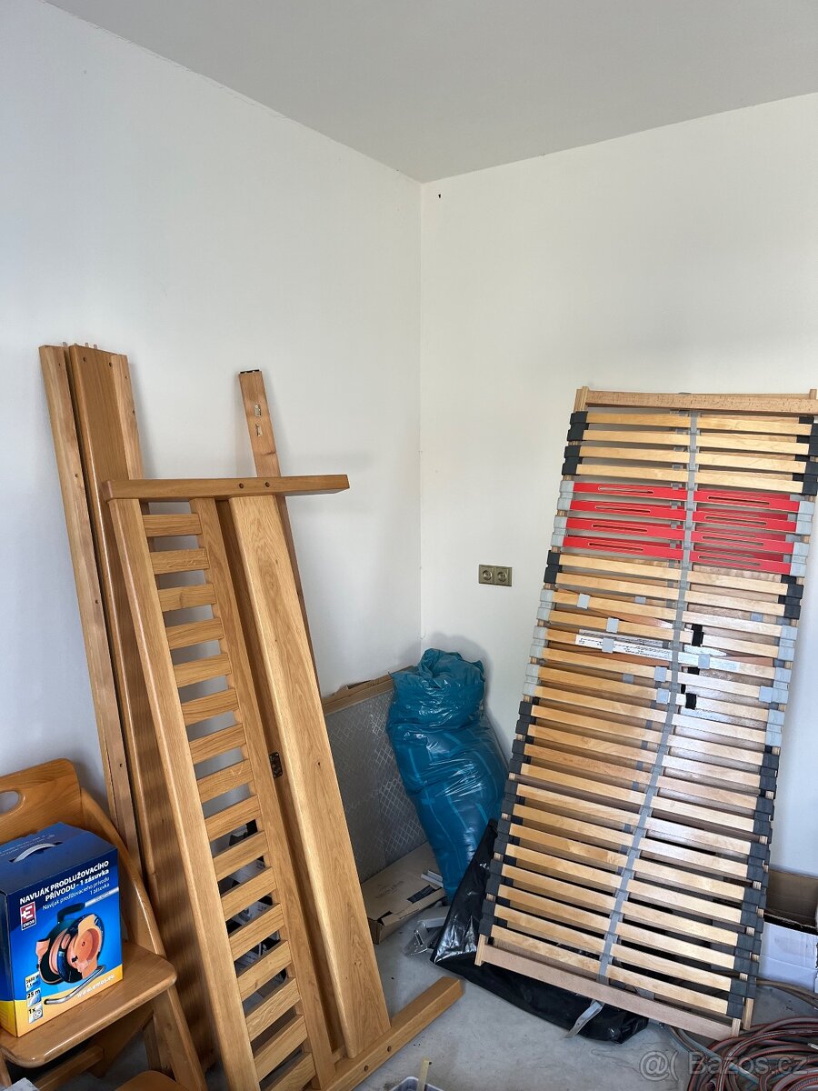 Dřevěná postel 160 cm - 2