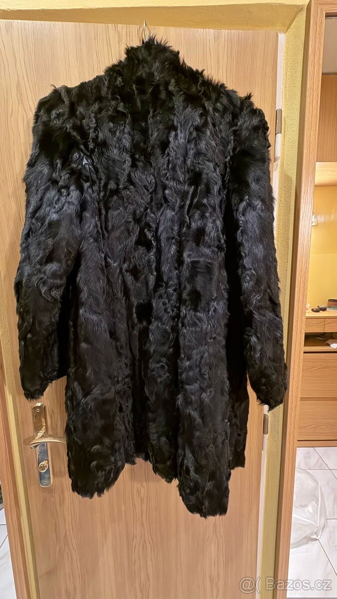 černý pravý kožích - 2