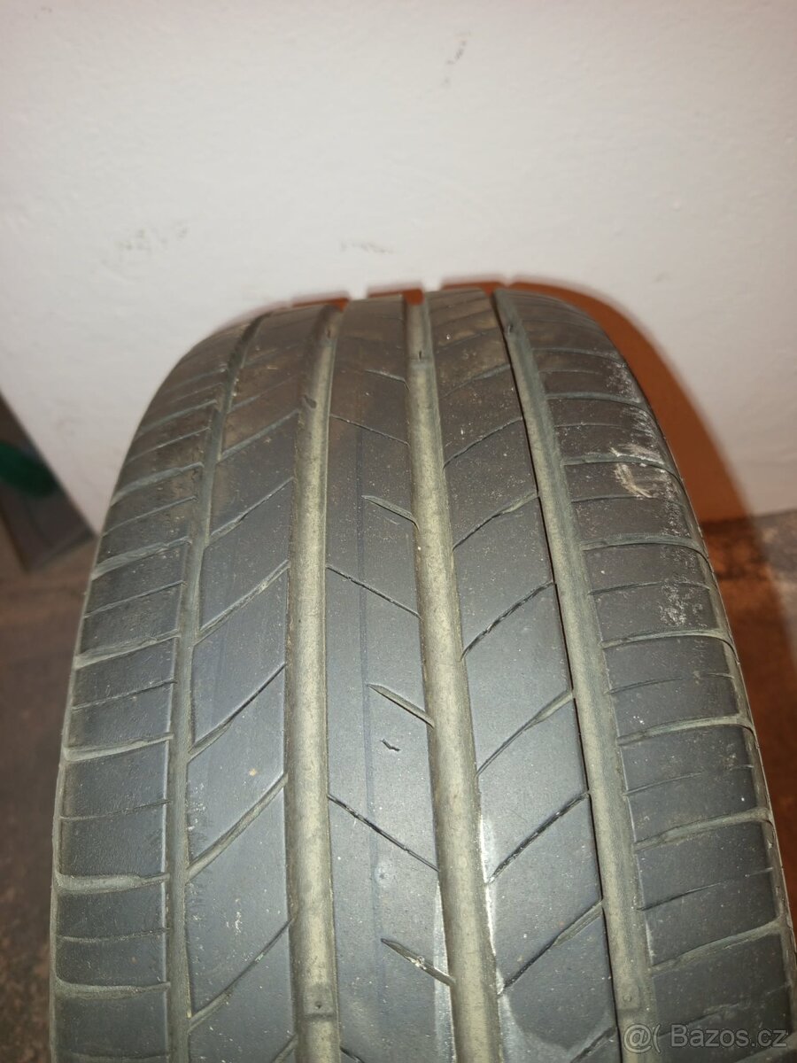 Kumho 215/55 R16 - 2