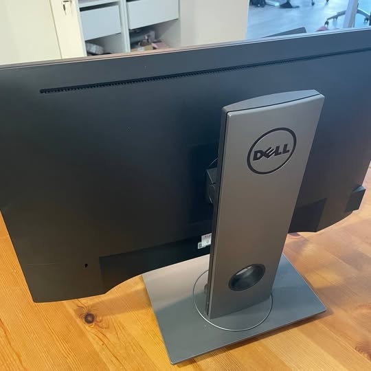 Monitor DELL - 2