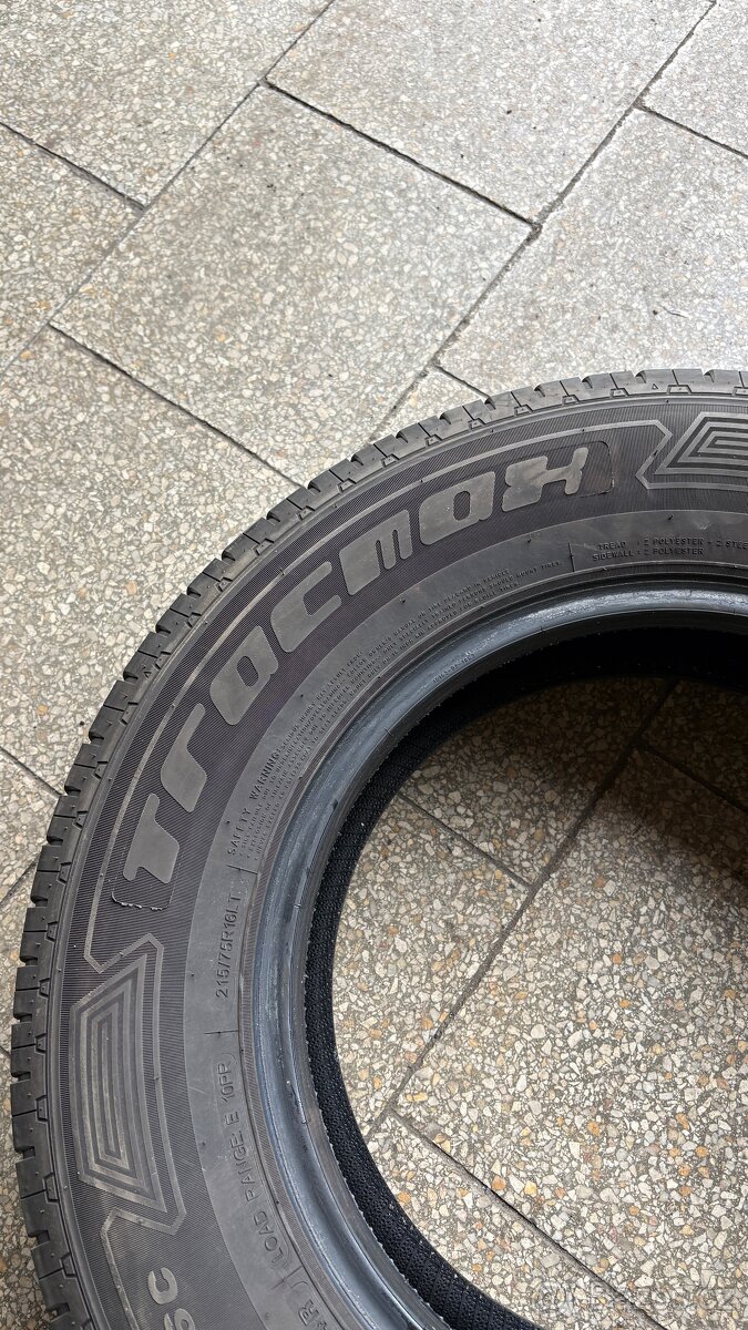 Letní pneu 215/75/16 - 2