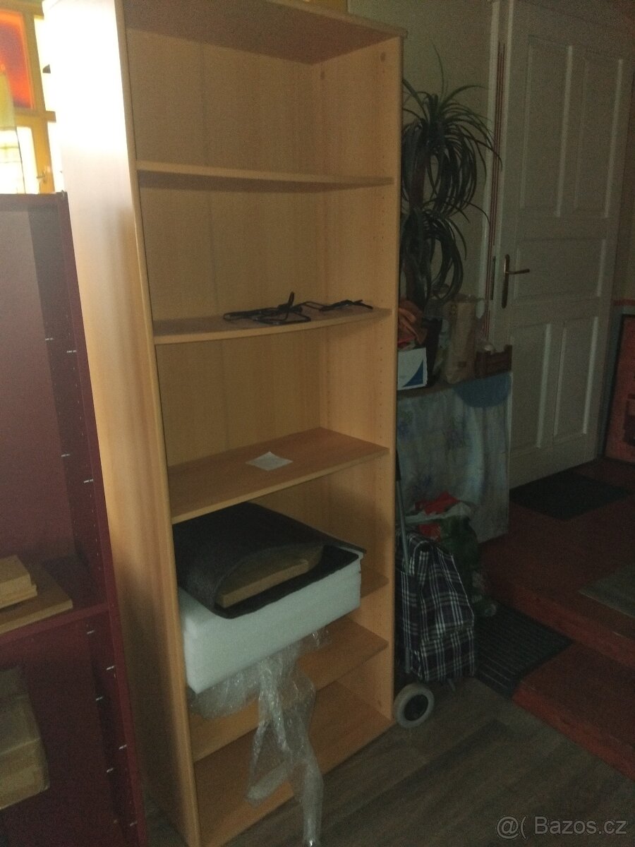 Skříně viz. Foto - 2