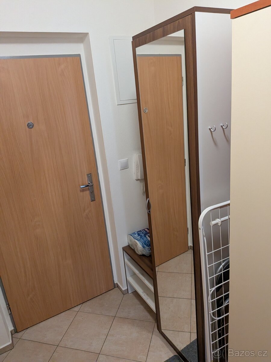 Botník, skříň, věšák - 2