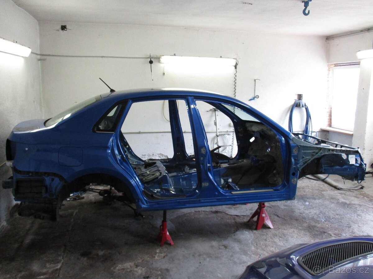Subaru Impreza WRX STI 2010 - karoserie - 2