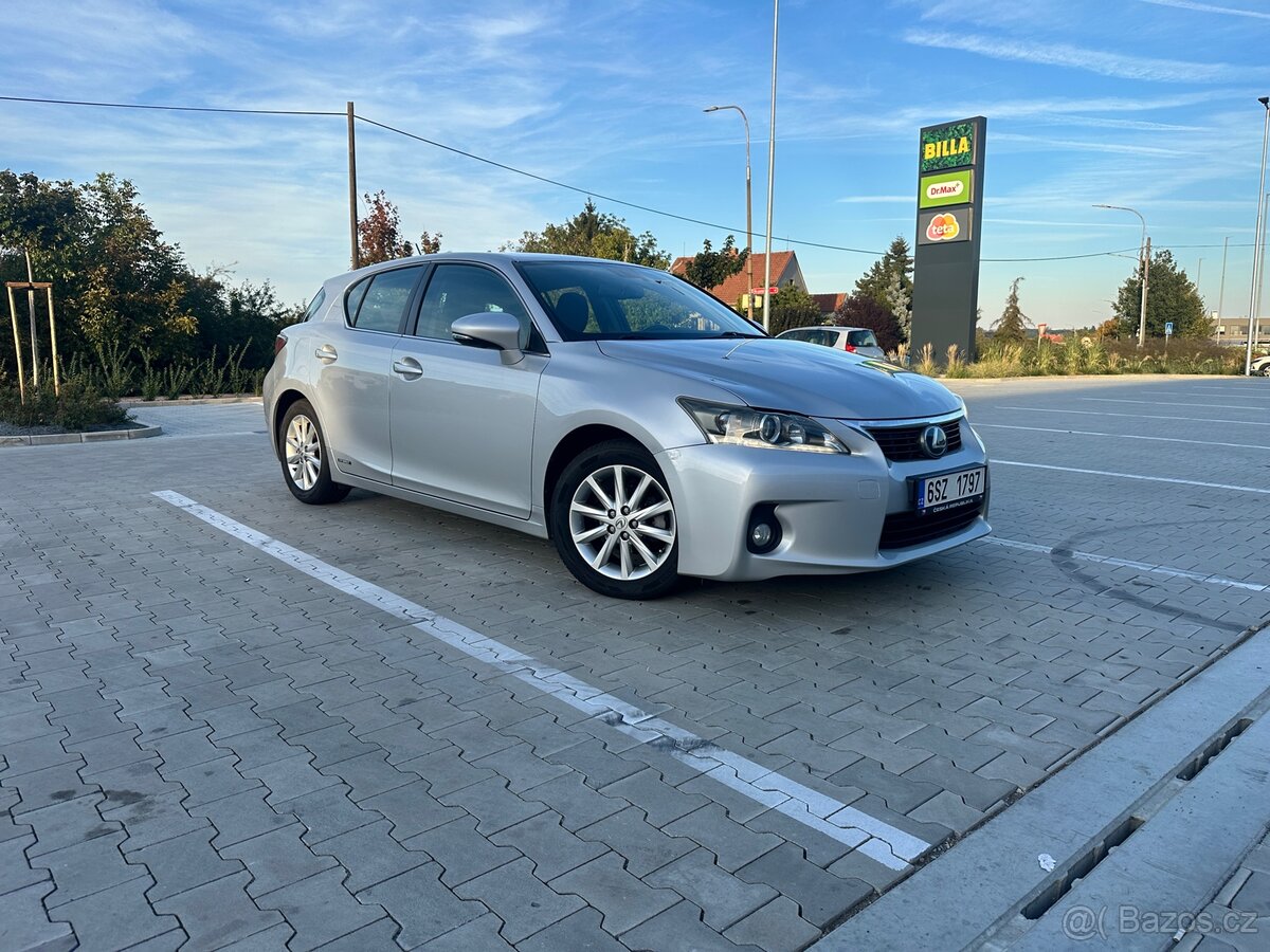 Lexus CT200h - 2