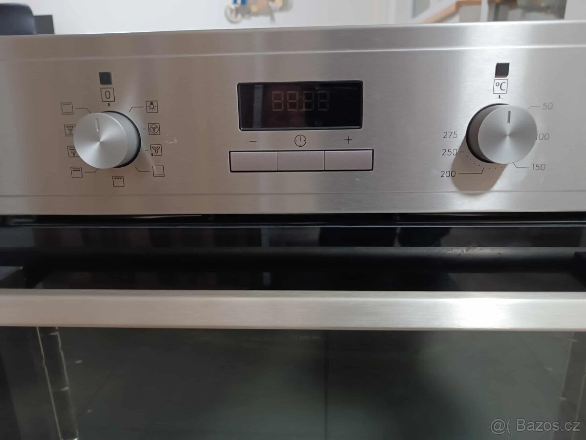 Electrolux vestavná trouba série 600 SurroundCook EOF3H40X - 2