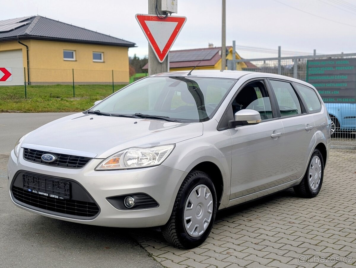 FORD FOCUS COMBI 1.6i 74kW 2010 JEN 125TKM - 2
