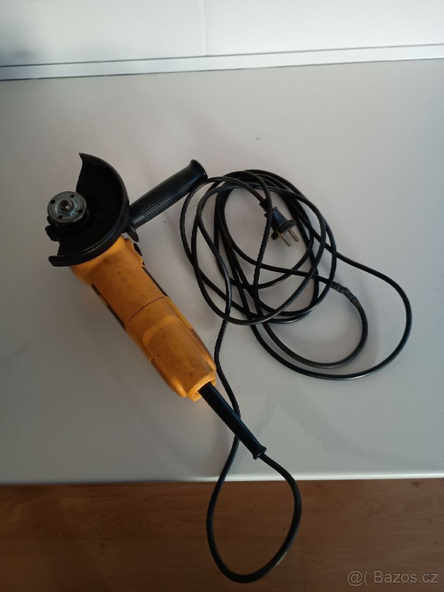 Úhlová bruska DWE4117 Dewalt 125mm 950W - 2