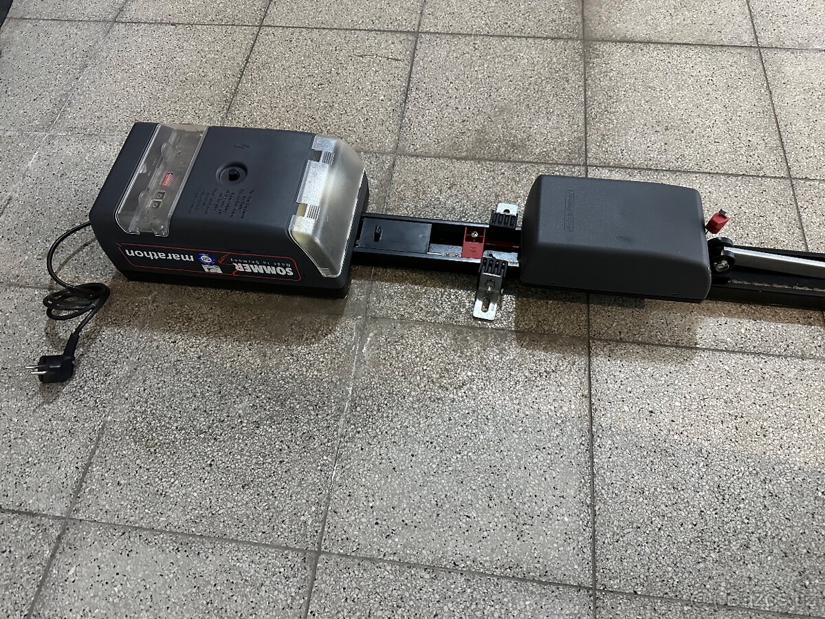 Pohon garazovych vrat Sommer - 2