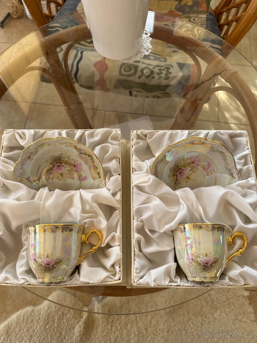 Šálky, dva perleťové - 2