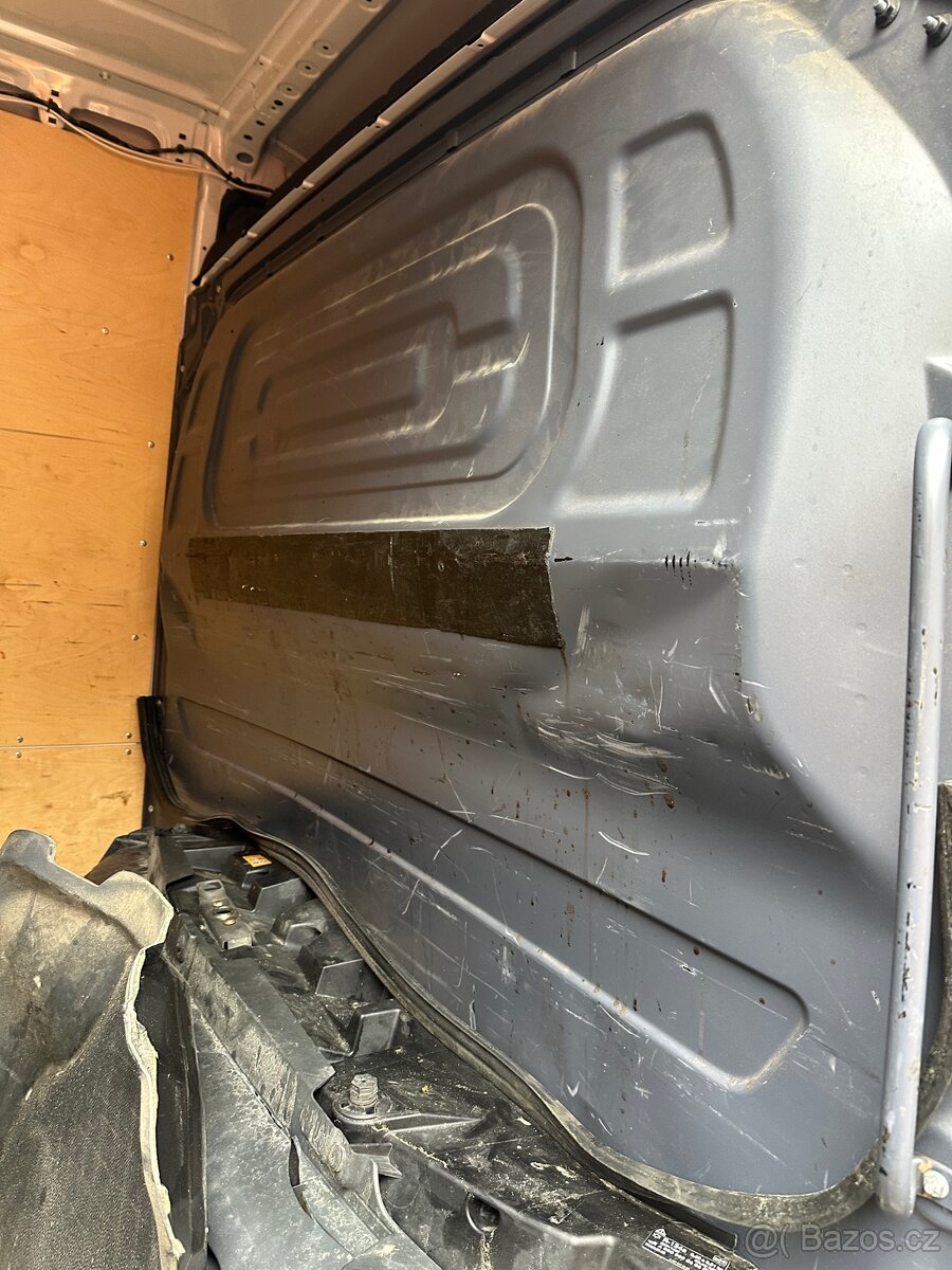 Mercedes Sprinter 907 přehrádka - 2