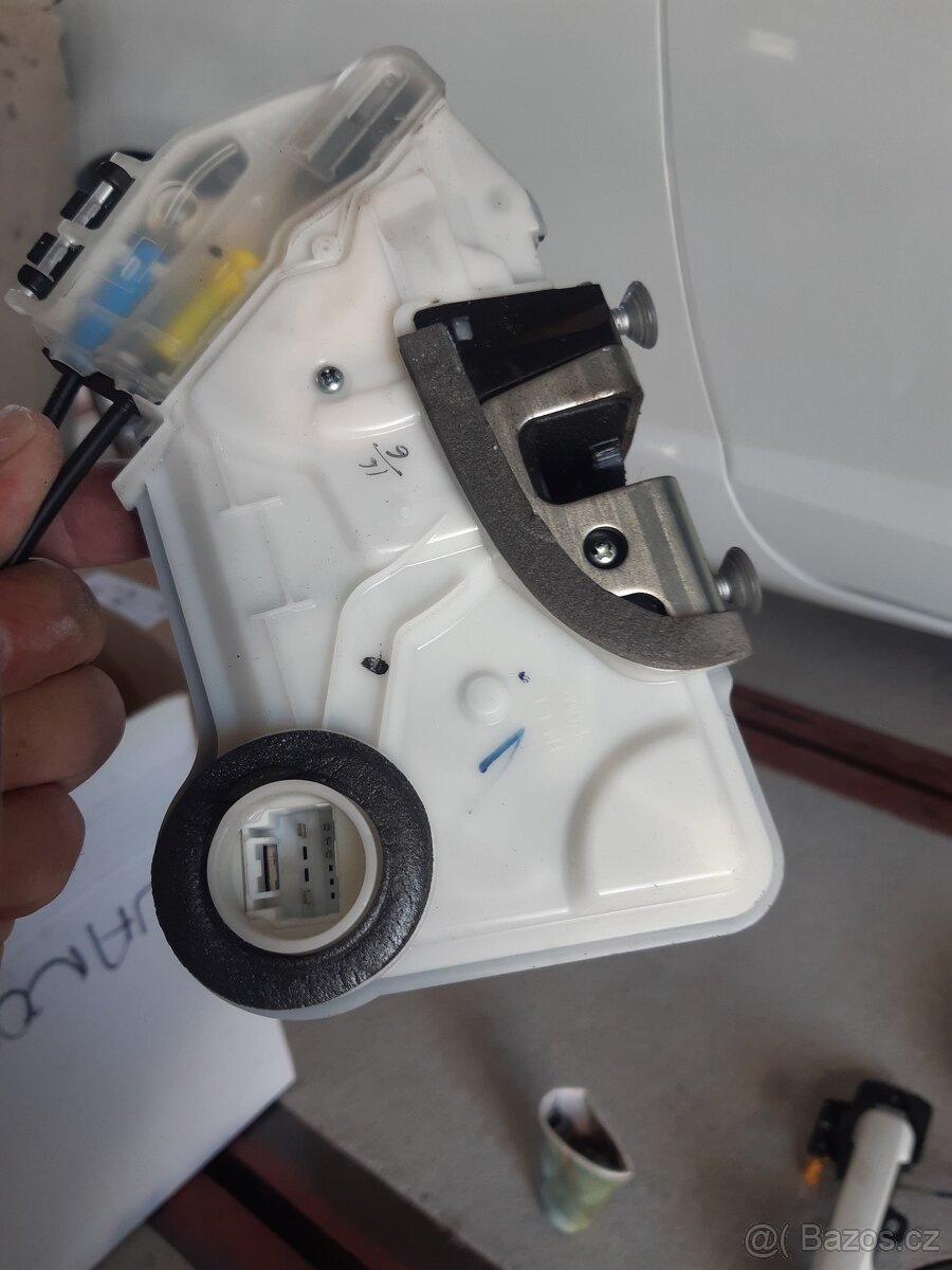 Zámek dveří Toyota aygo - 2