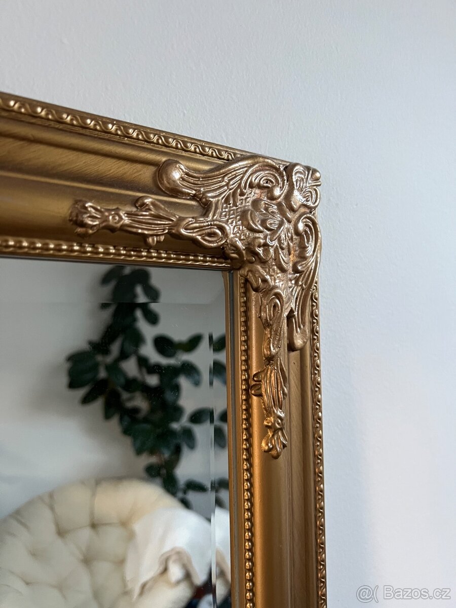 Zrcadlo se zlatým rámem - 2