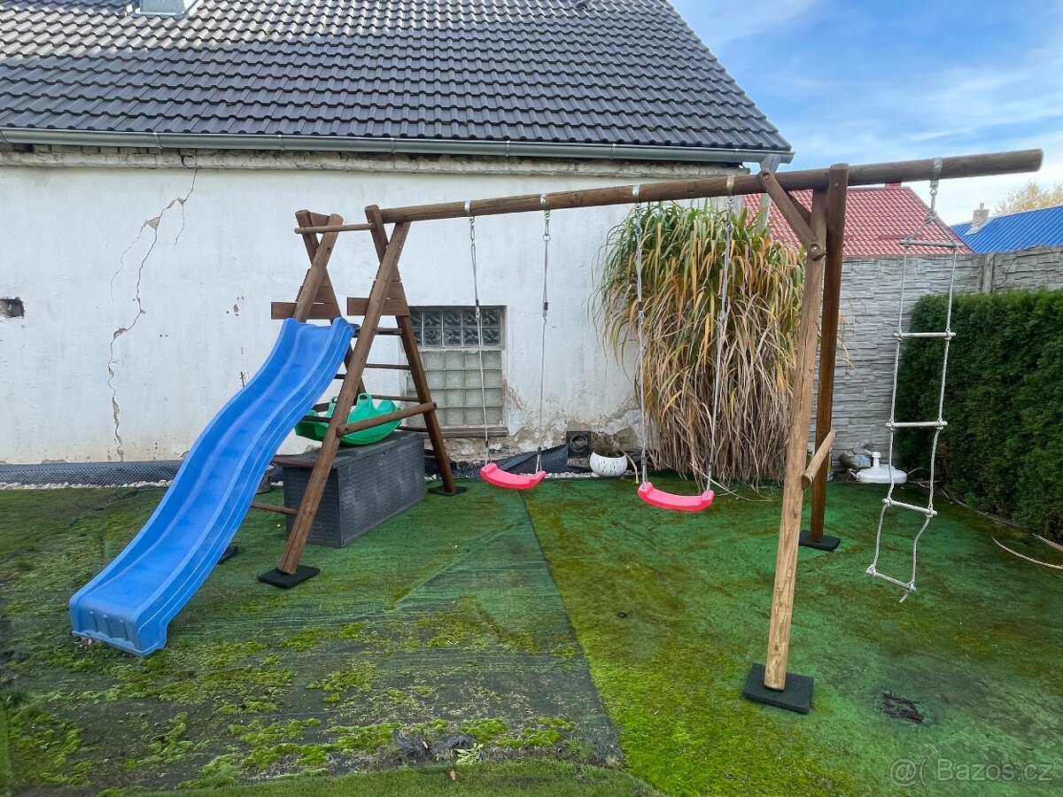 Dětské hřiště se skluzavkou - 2