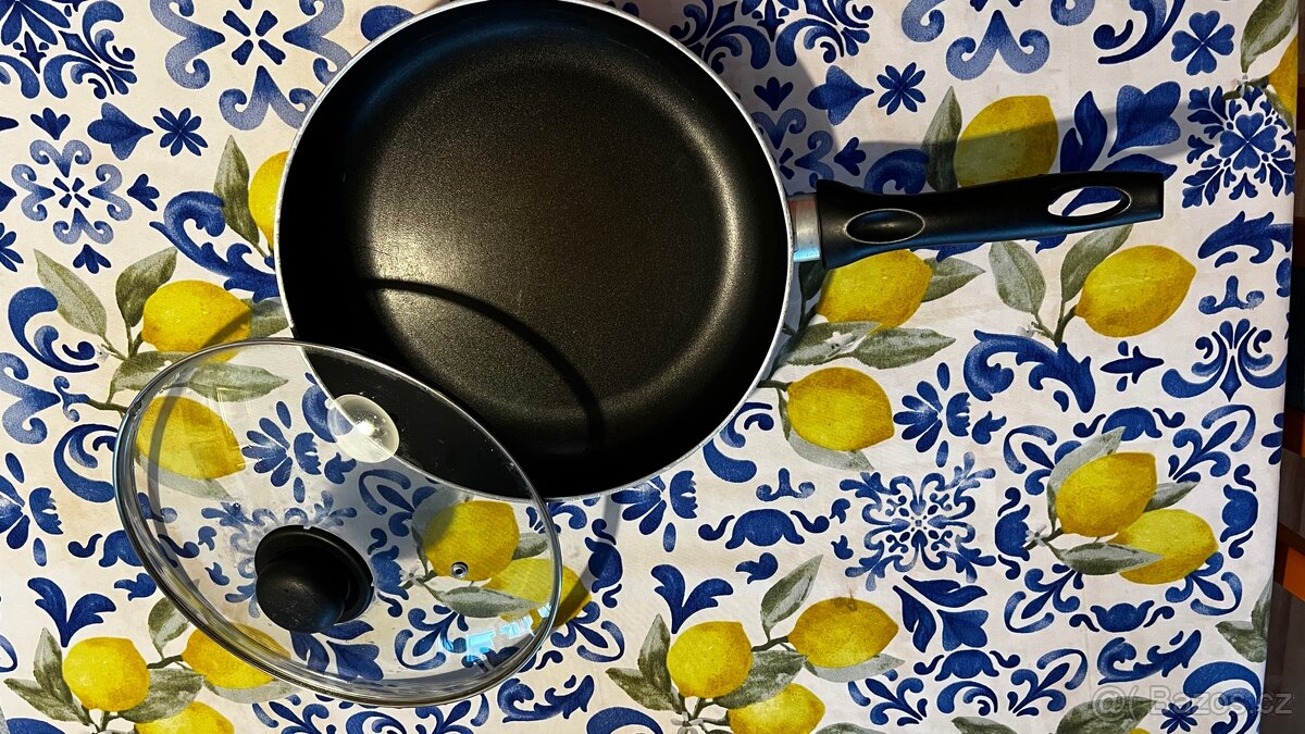 Pánev s poklici / šířka 29 - 2