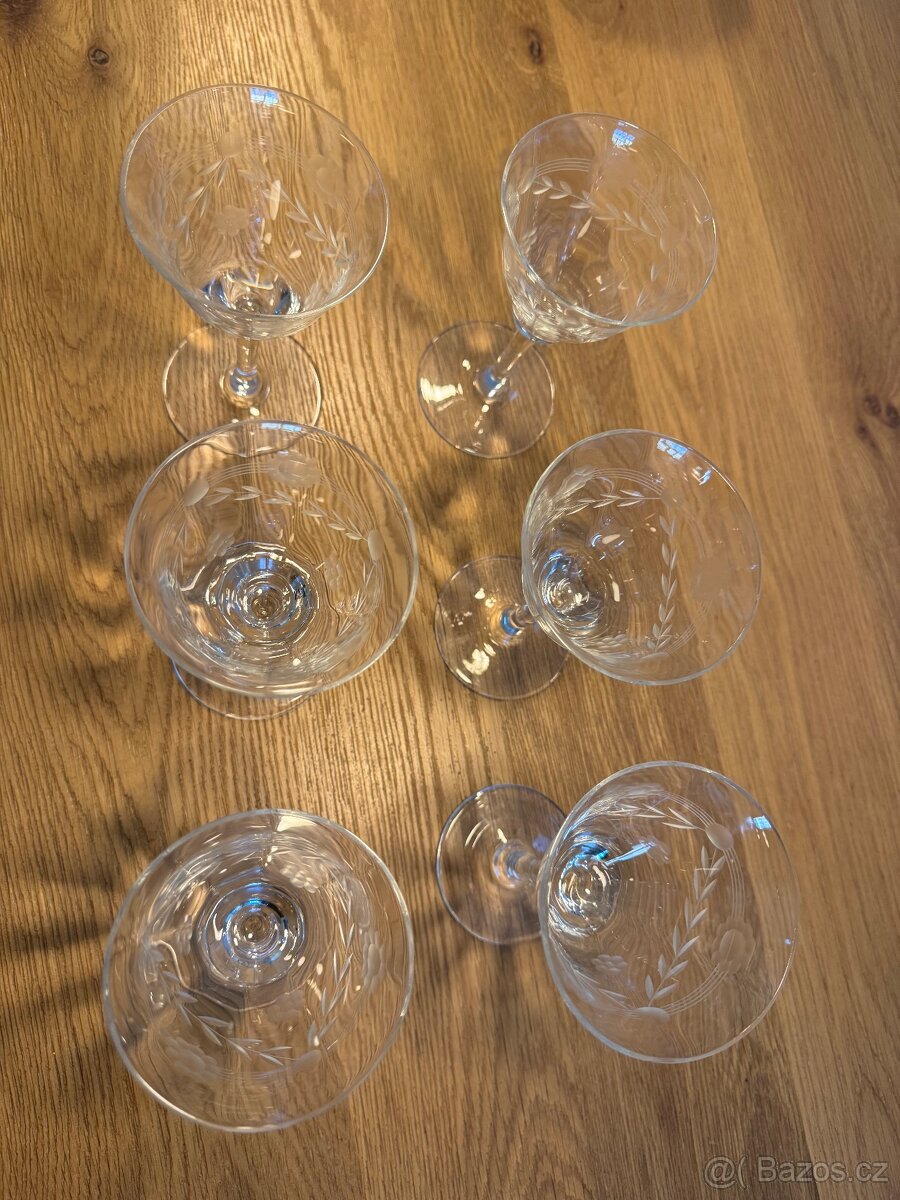 Sada broušených skleniček - 2