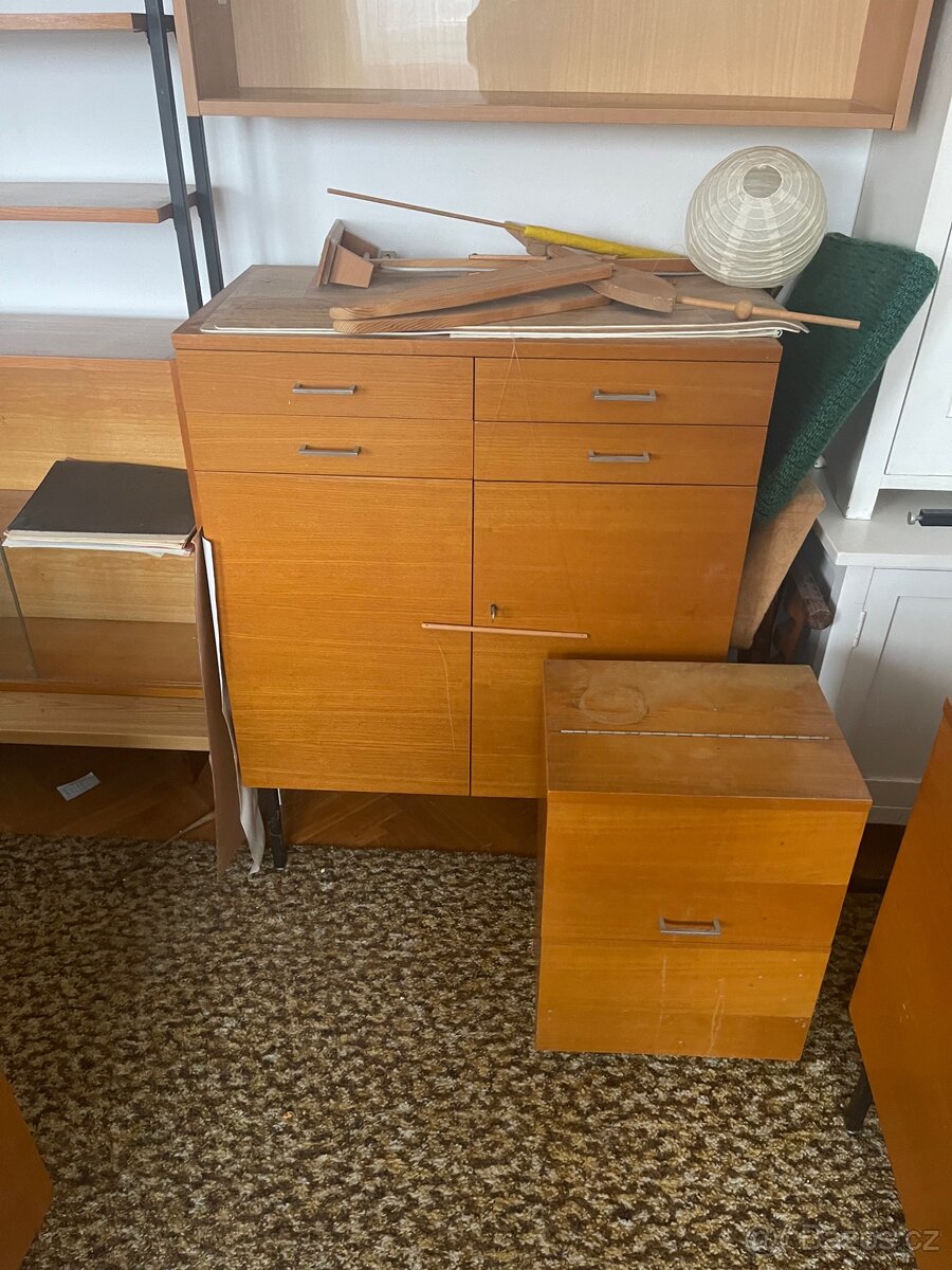 Retro nabytek k renovaci - 2