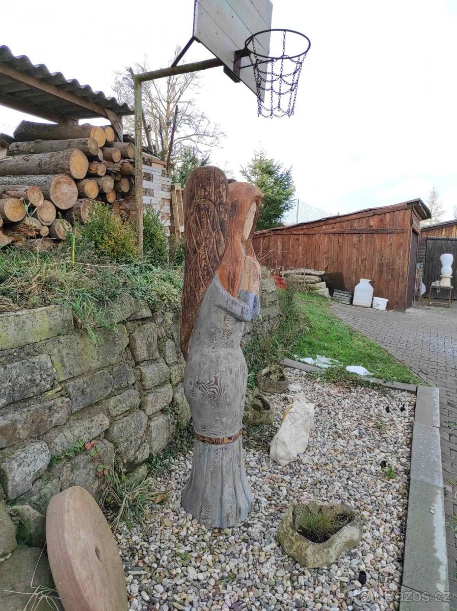 dekorace anděl vyřezávaný motorovou pilou - 2