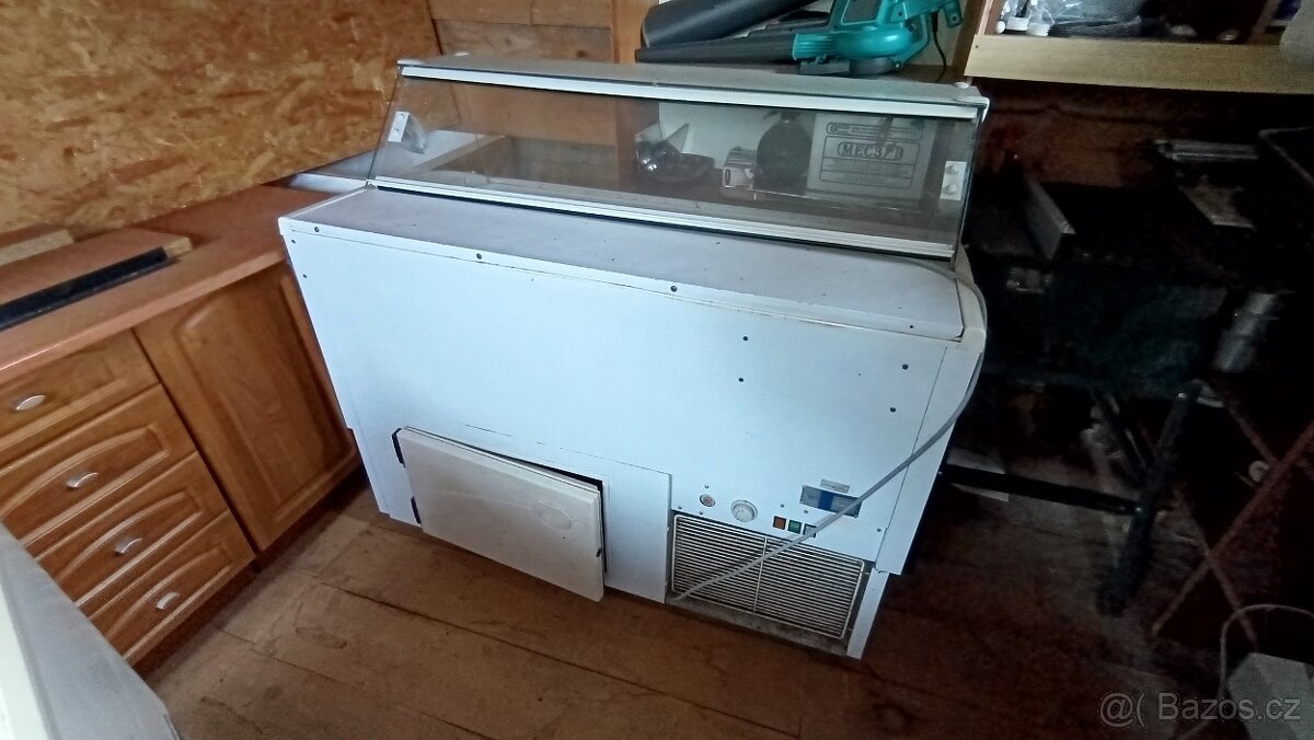 Zmrzlinová vitrína ISA 1+1zdarma - 2