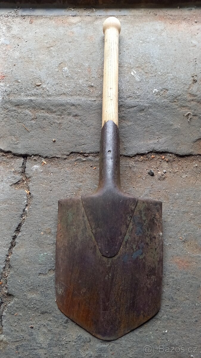 Armádní lopatka/rýč - 2