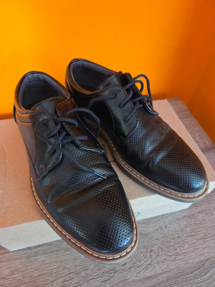 Chlapecke spolecenske polobotky vel. 34 - 2