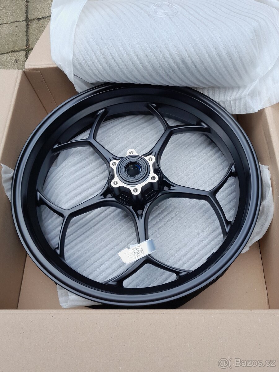 Přední kolo nové Moto guzzi v100 Mandello - 2