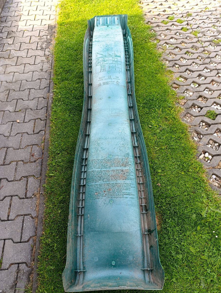 Zahradní dětská skluzavka - 2