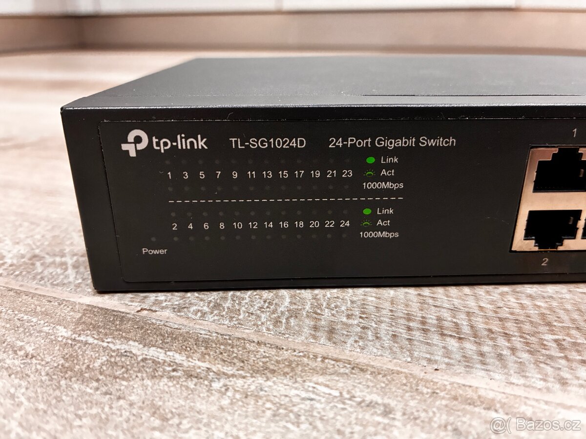 Switch 24 portů - TP-Link TL-SG1024D - 2