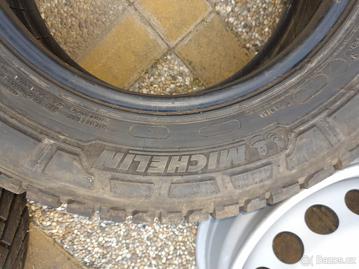 Michelin Agilis CrossClimate 235/65/16C - 2