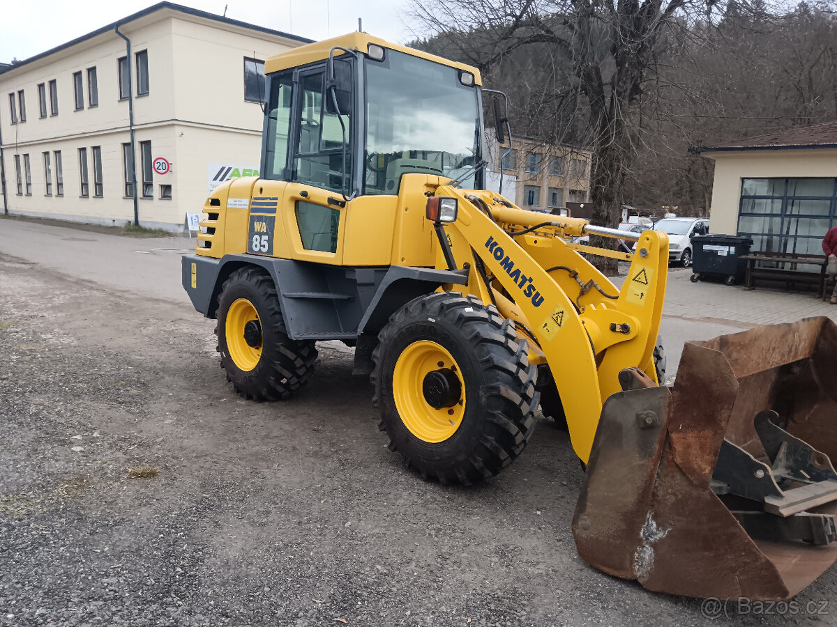 Komatsu WA 85-3 4X4 - - 2