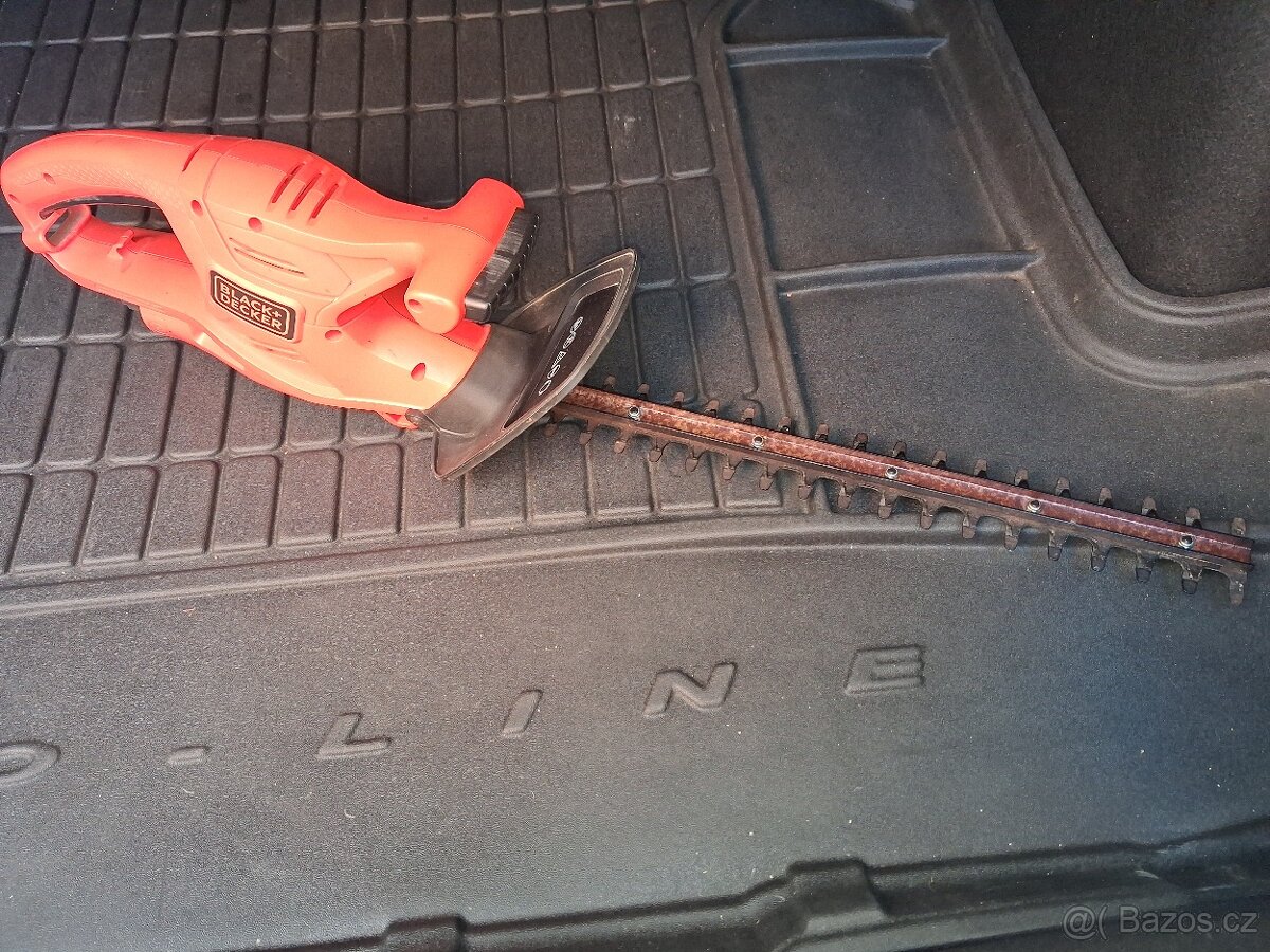 Nůžky na živý plot Black&Decker GT4245 - 2