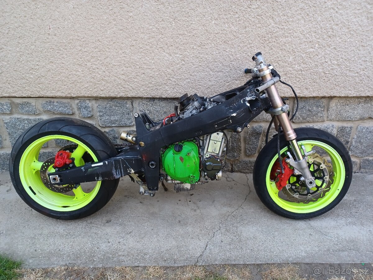 Kawasaki ZX 750