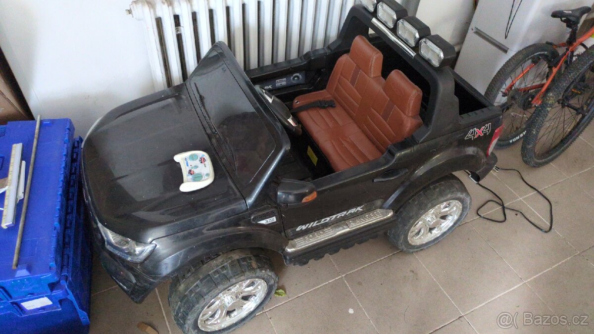 Autíčko 12V Ford Wildtrack 4x4 - 2