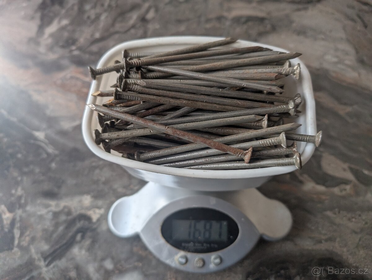 Prodám stavební hřebíky 90 a 70 mm – cena 120 Kč - 2