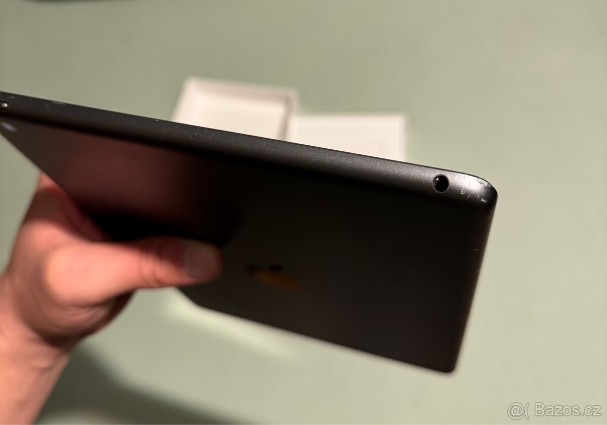 IPad 8 generace barva (Grey) - 2