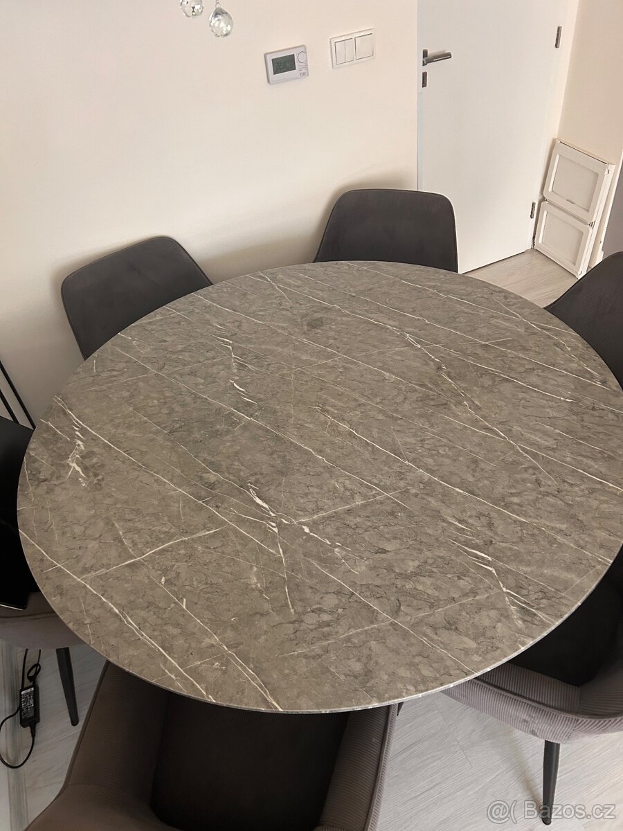 Jidelni stul set - 2