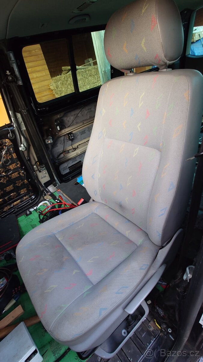 VW Transportér T5 2,5tdi 96kw rv 04 - 2