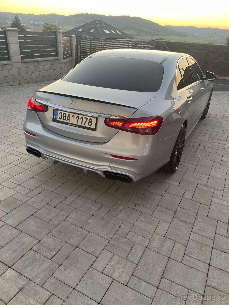 Mercedes E 200 4matic sedan AMG paket 2021 - 2