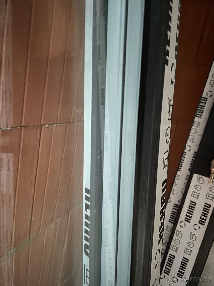 Prodám plastová okna fix - 2