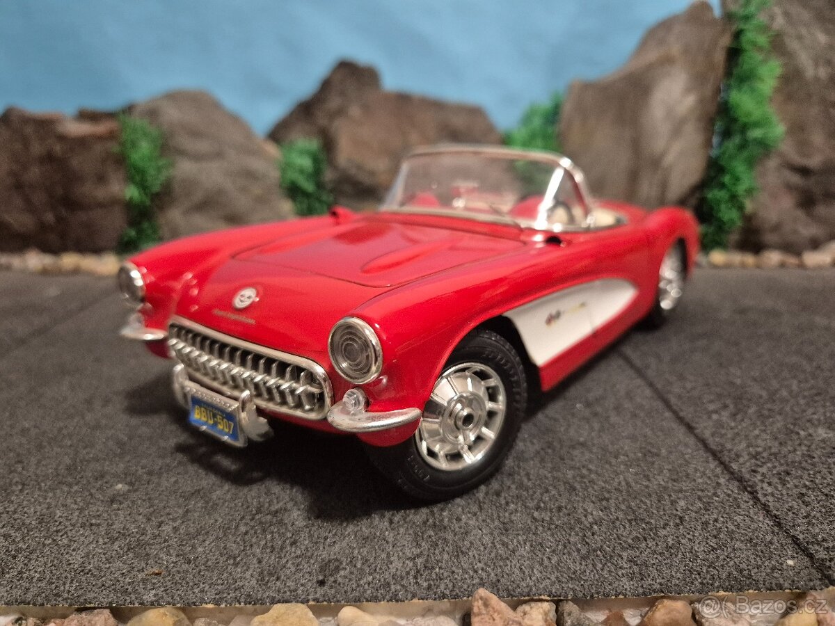 Prodám model 1:18 Chevrolet Corvette 1957 - 2