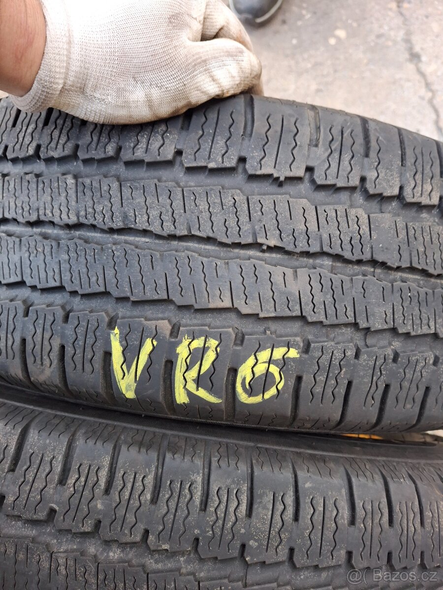 Zimní pneumatiky 2ks 215/65/16C - 2