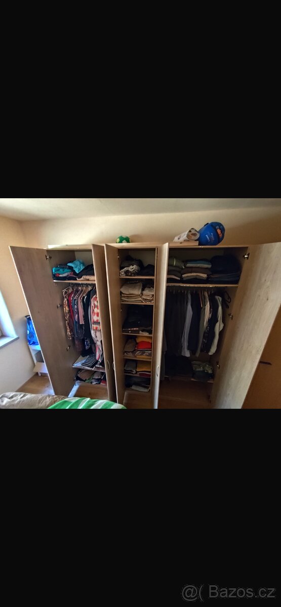 Šatní skříň - 2