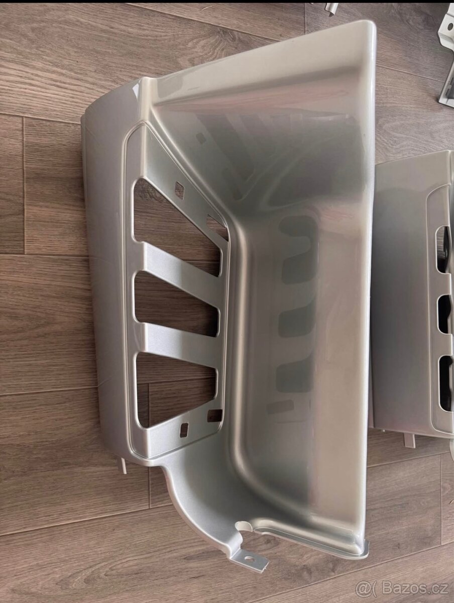 VOLVO E5/E6 lakované díly - 2