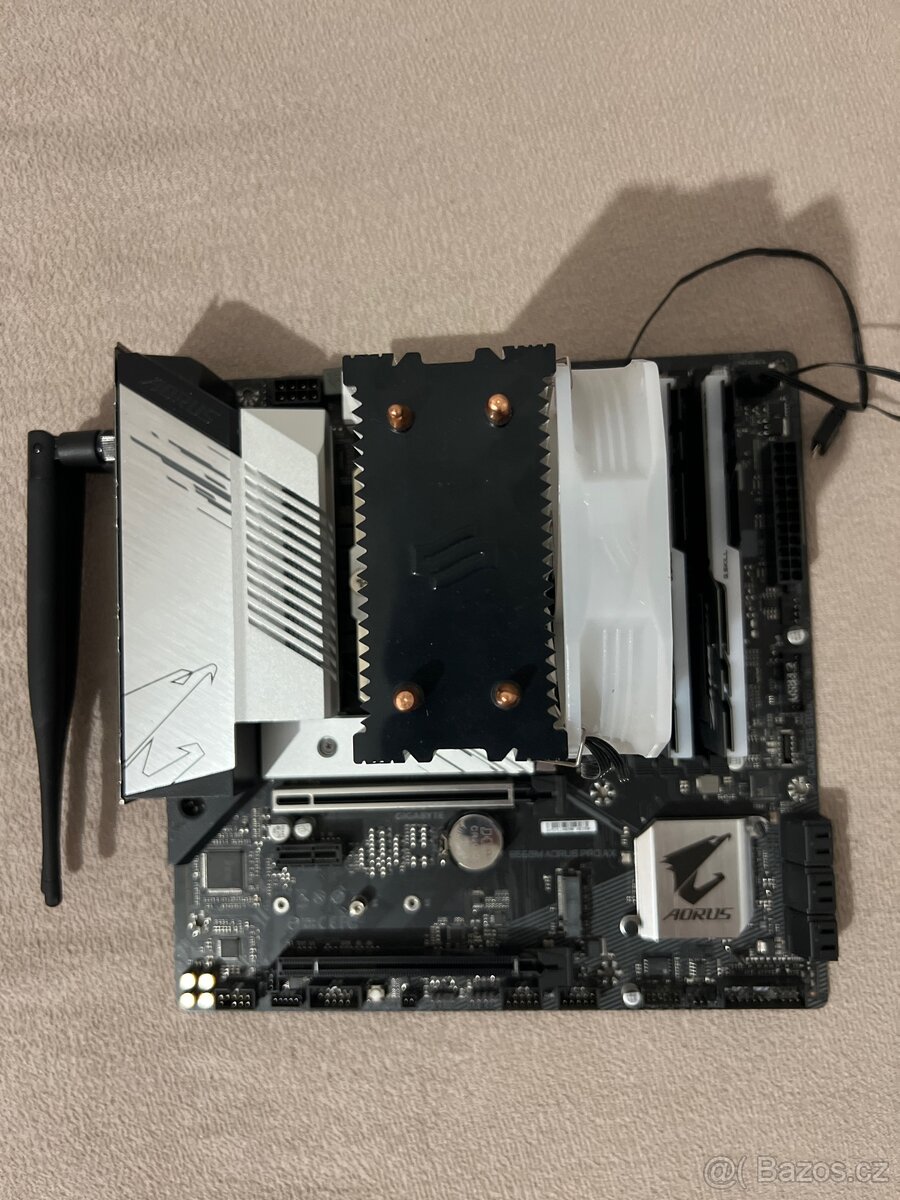 Základní deska s procesorem a chladičem - 2