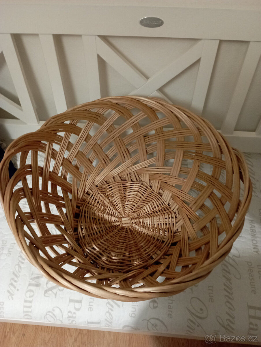 velký kulatý proutěný koš - 2
